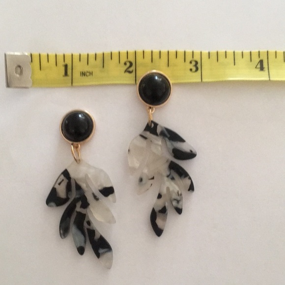 EARRINGS - Picture 3 of 3